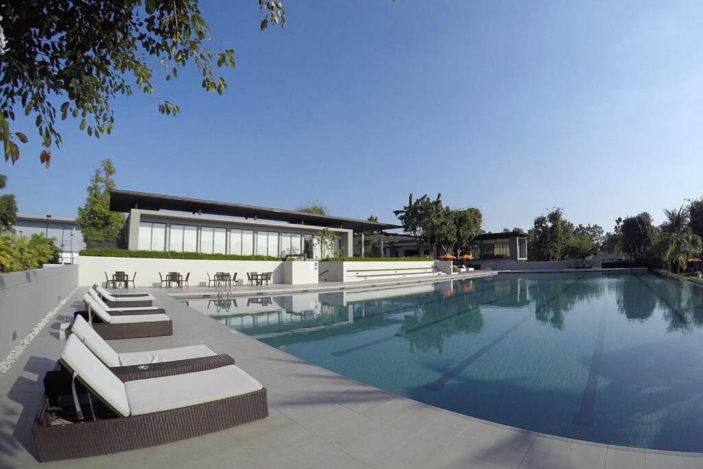 Cozy Modern Room With Stunning Lake & Mountain View Chiang Mai Exterior foto